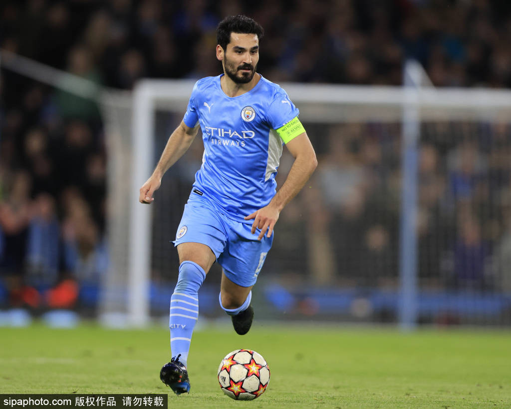 80 预览！ Ruler 在他获得五杀的声音中喊道，但 Chovy 杀了他， Generation Gaming 轻松赢得了第一局