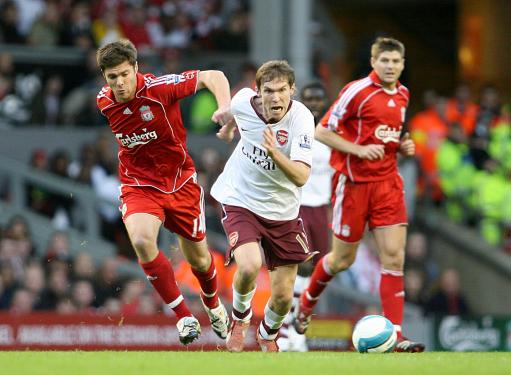 JDG赛后群访 教练：选手们表现很出色了 BP部分处于一些劣势