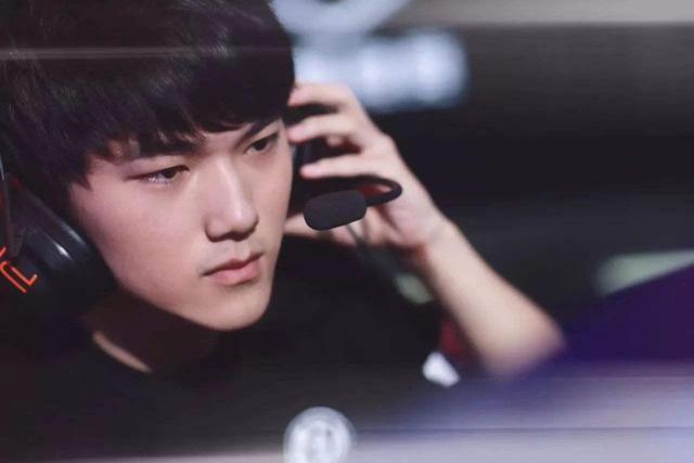 关键之战！BLG和TES谁赢得胜决就将直通S赛 保底拿到二号种子名额