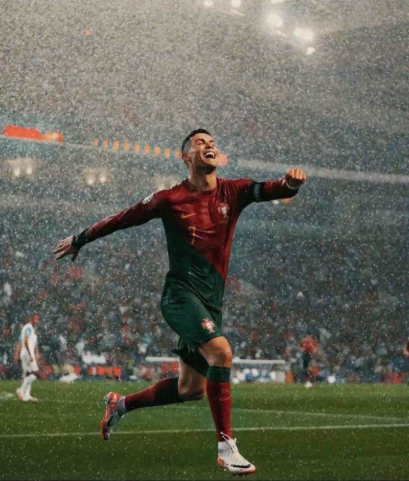 KT全队获LCK最佳阵容一阵，GEN全队获二阵，Zeus三阵上单